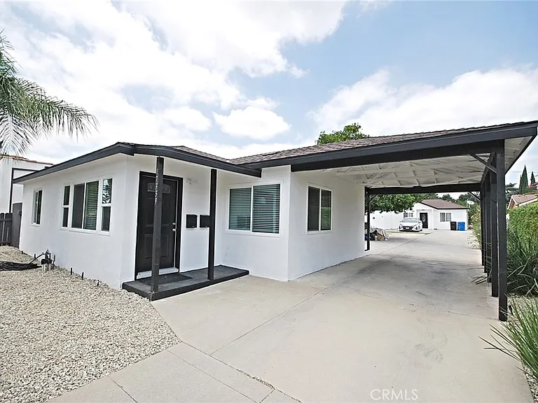 17339 Los Alimos St — Photo 4