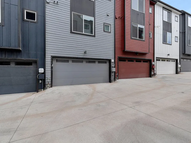 5586 W 11th Pl — Photo 23