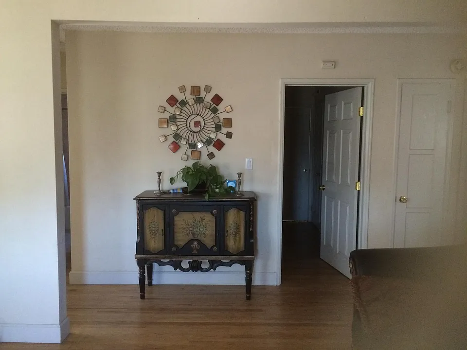 1407 N Buena Vista St