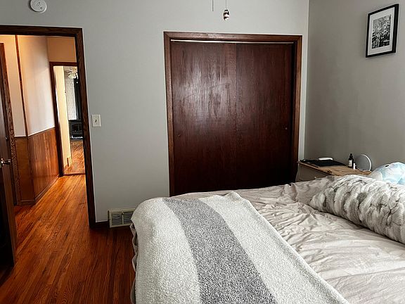 4th image of 2631 2nd Ave E