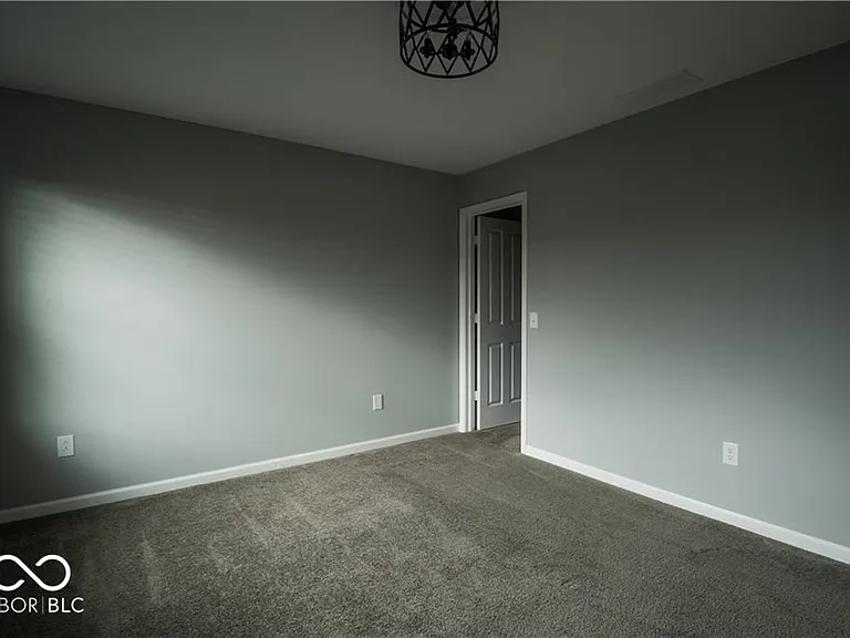 15665 Eastpark Dr — Photo 37