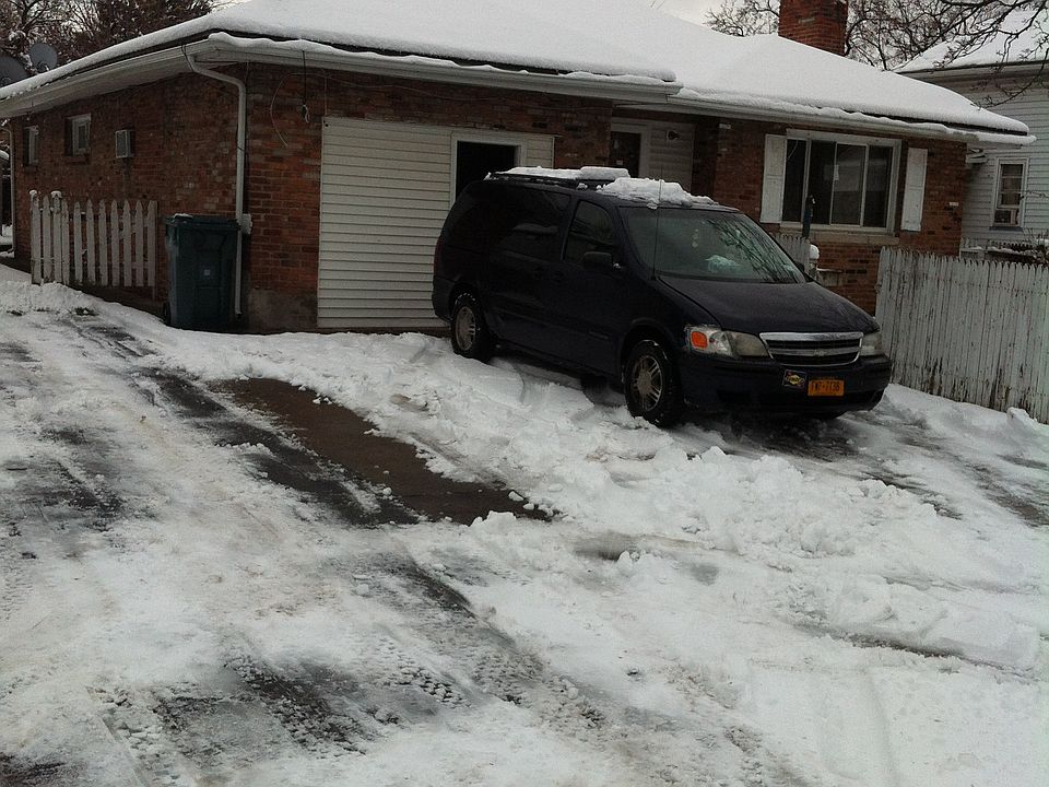 2nd image of 87 Sherman St
