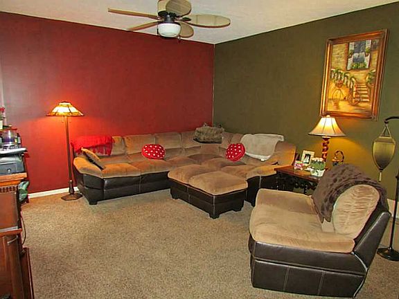 2nd image of 1700 Queens Dr