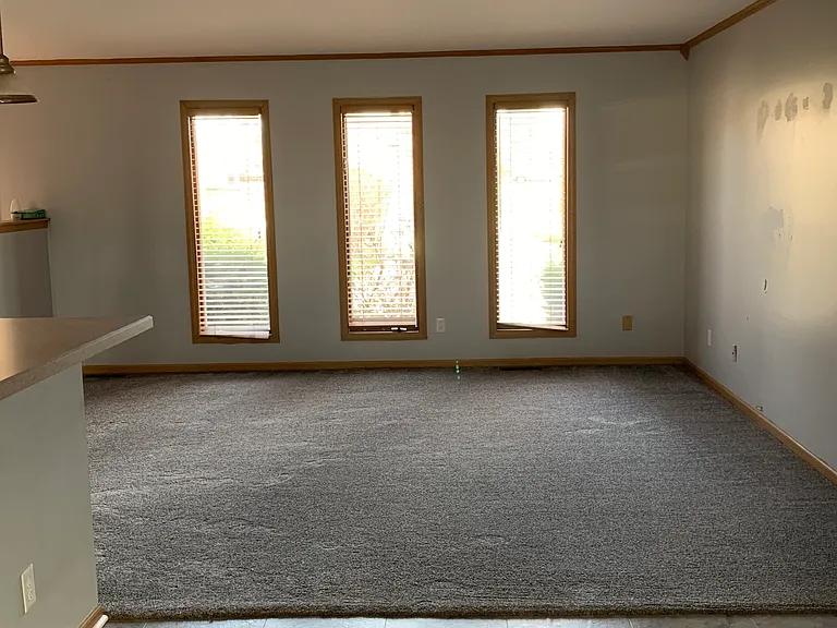 3878 Kingsway Dr — Photo 7