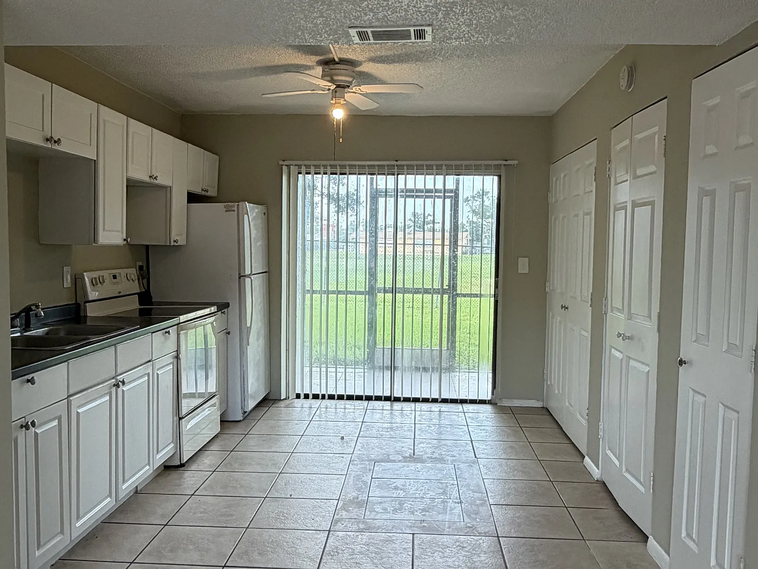 4212 Desoto Avenue - 27 — Photo 3