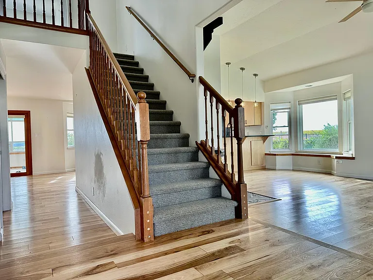 427 Edwards Dr — Photo 16
