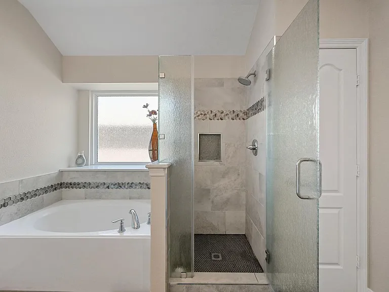 1905 Francis Ct — Photo 20