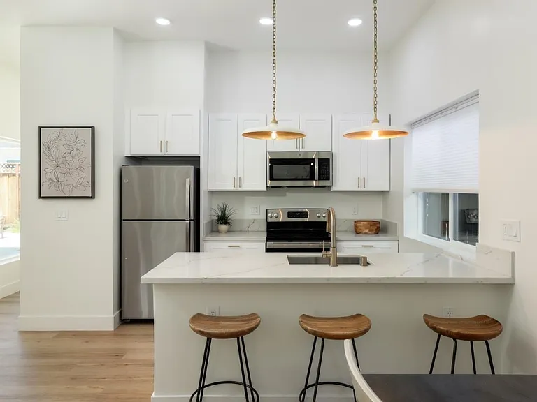 1161 Noel Dr #B — Photo 1