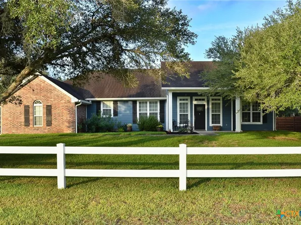91 Pura Vida, Inez, TX 77968