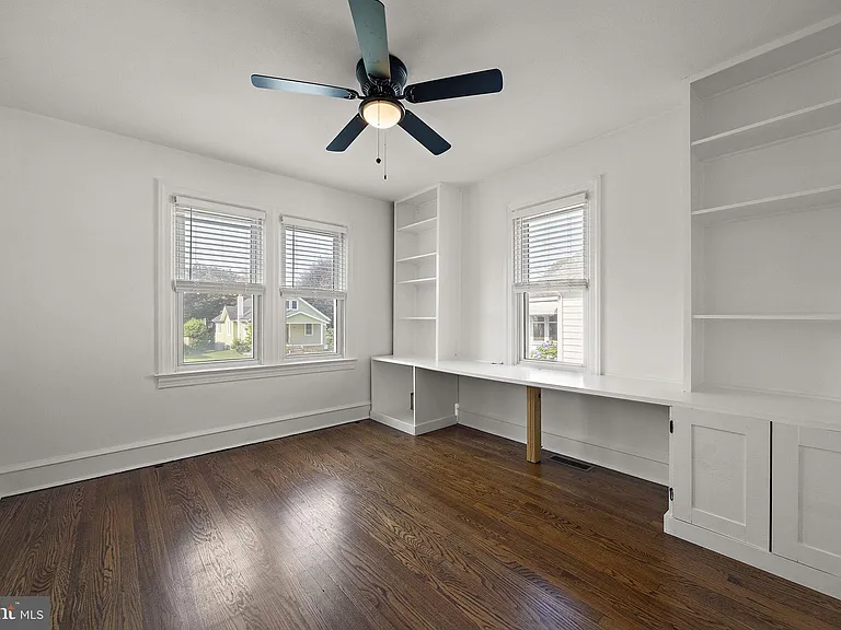 101 Curtis Ave — Photo 6