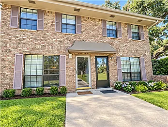 2220 E Victory Dr #16