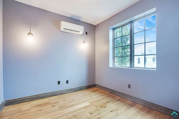 Rented by EXR | media 6