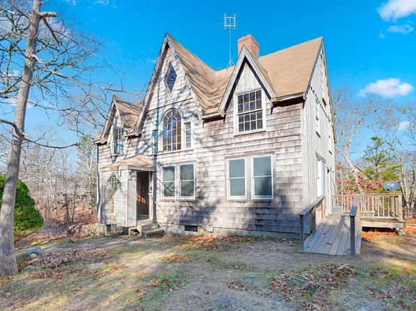 4 Dubud Ln, Edgartown, MA 02539