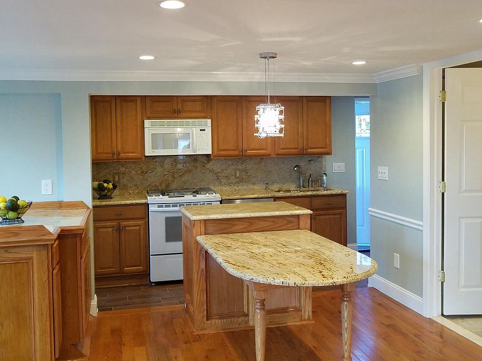 2nd image of 222 Willett Ave #1