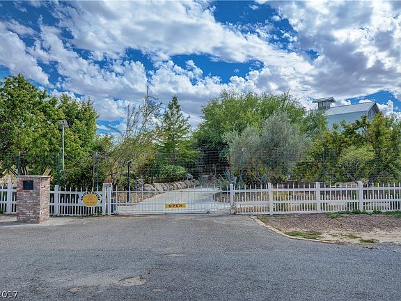 2nd image of 171 W Barbara Ave