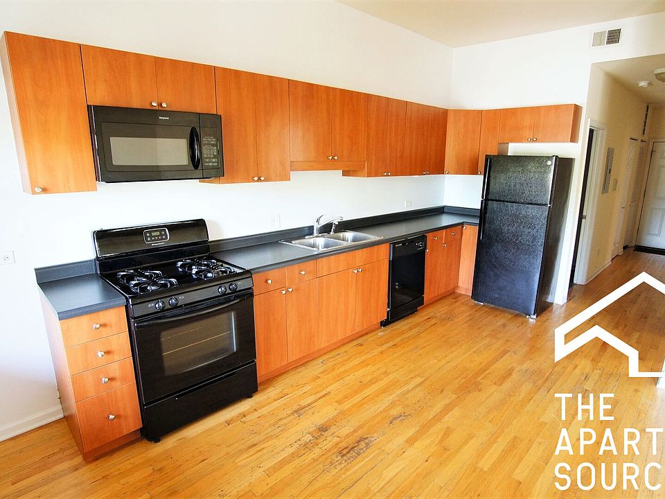 1st image of 1813 N Milwaukee Ave APT 2R