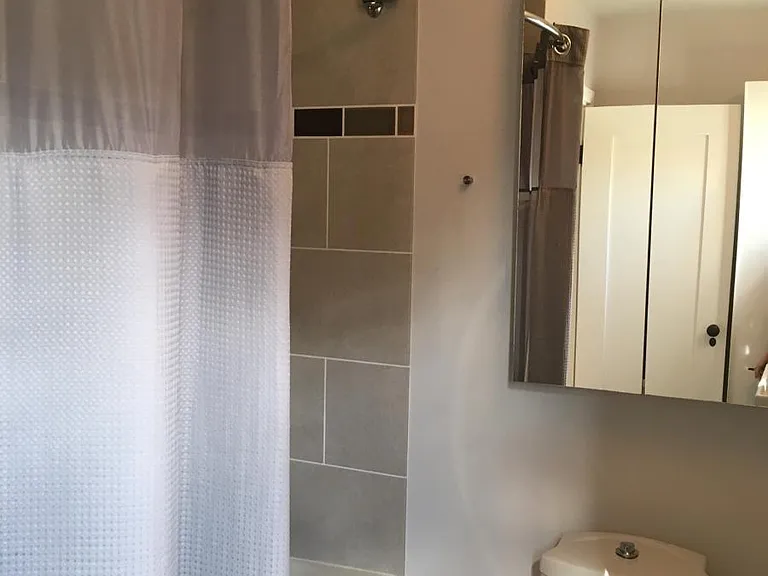 Shower/tub combo in the bathroom