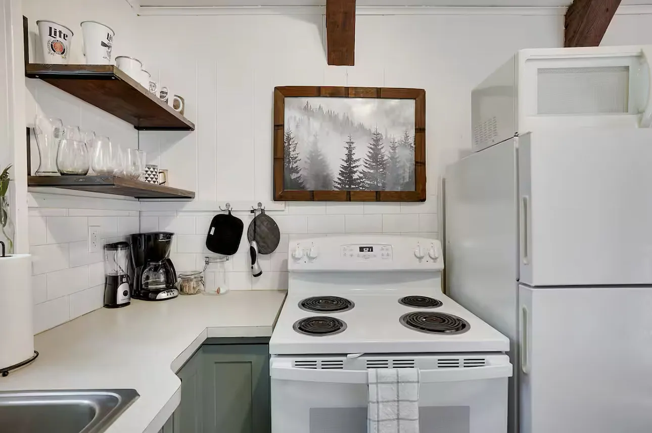 3 bed, 1104 sqft, $2,100 — Photo 1