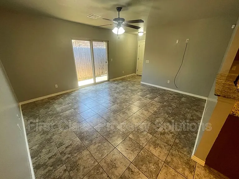129 Ashley Dr — Photo 12
