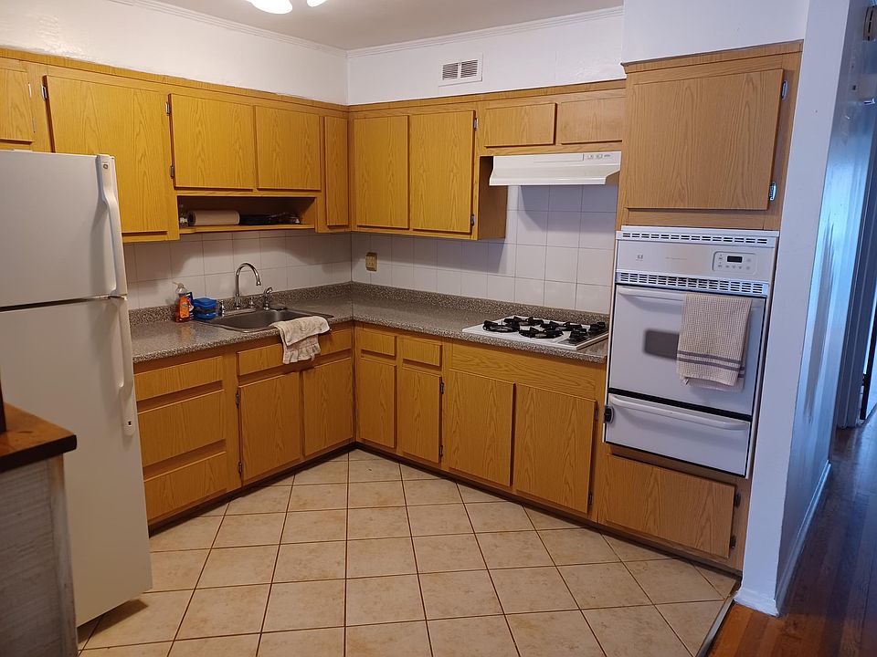1st image of 117-06 Poppenhusen Ave #1