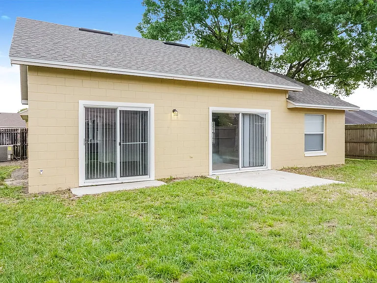 11860 Shotgate Ct — Photo 16
