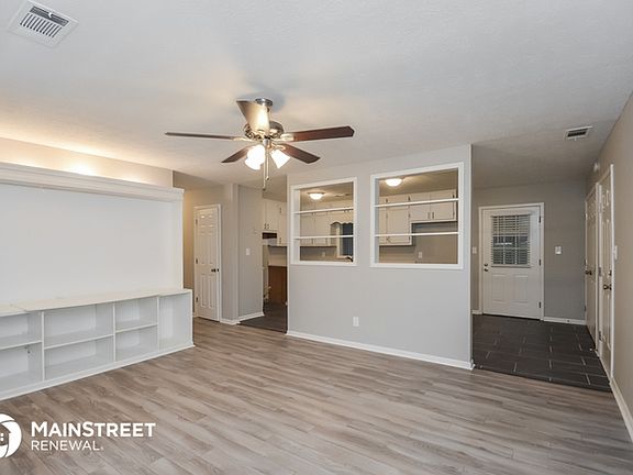 4th image of 2315 Shoals Dr NE