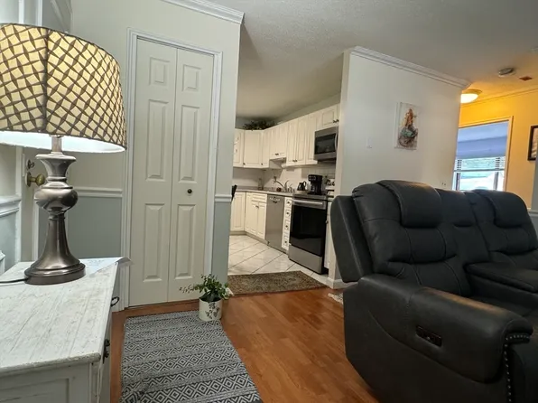 45 Macy St Unit C-102, Amesbury, MA 01913