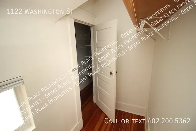 1122 Washington St — Photo 3