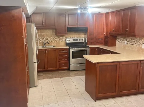 31 Bellona St #Basement, Vaughan, ON L4L 6P8