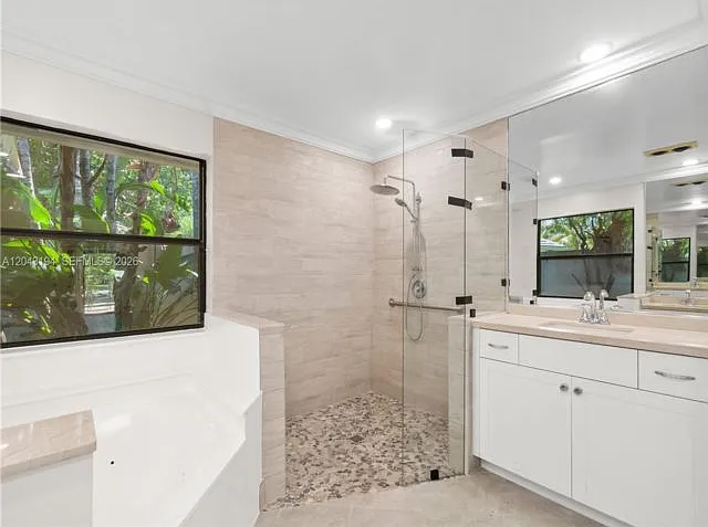 1087 Deerwood Ln — Photo 7