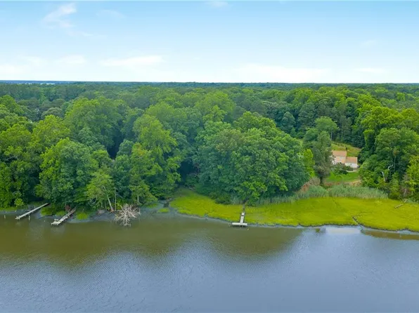 3938 Paradise Point Rd, Hayes, VA 23072