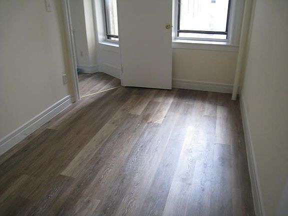 5th image of 40-16 Astoria Blvd S #2