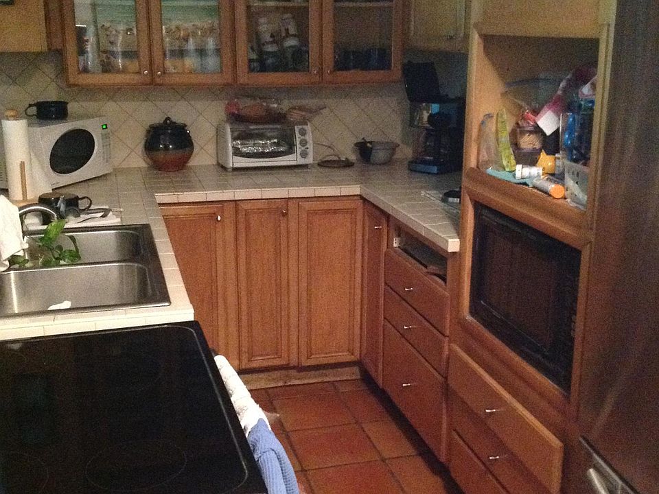 1st image of 718 9th Ave N