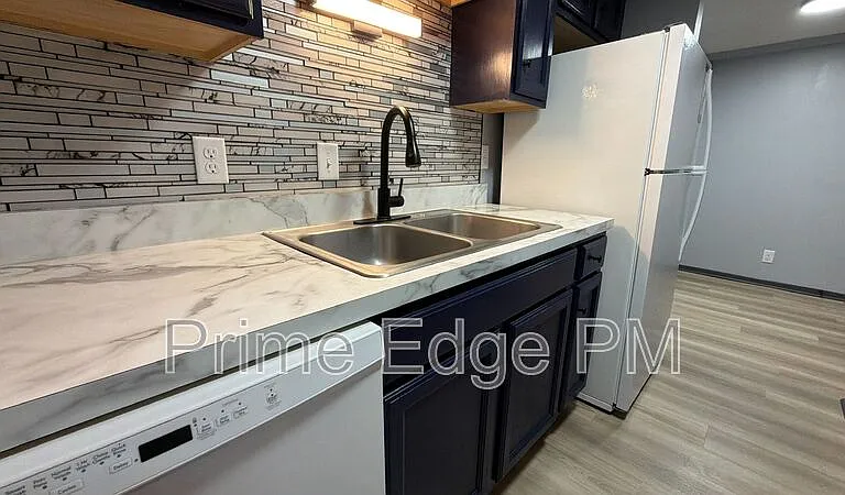 2343 B St #3 — Photo 10
