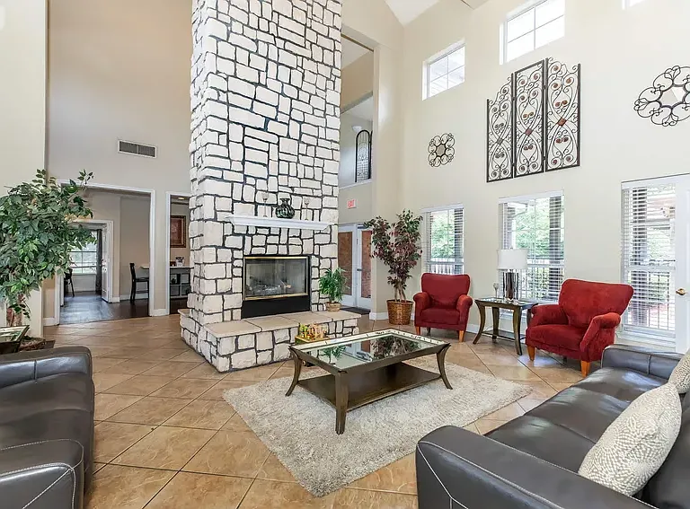 Centerville Pointe Apartments — Photo 4