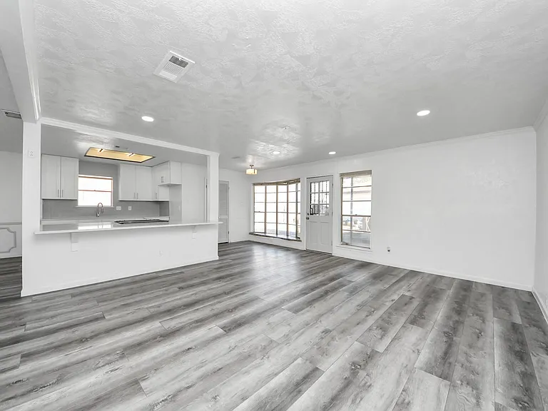 8011 La Roche Ln — Photo 15