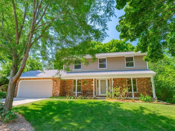 21 East Newhaven Circle, Madison, WI 53717