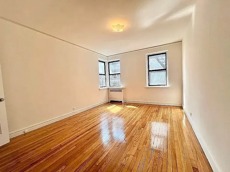 2265 University Ave #6D — Photo 2