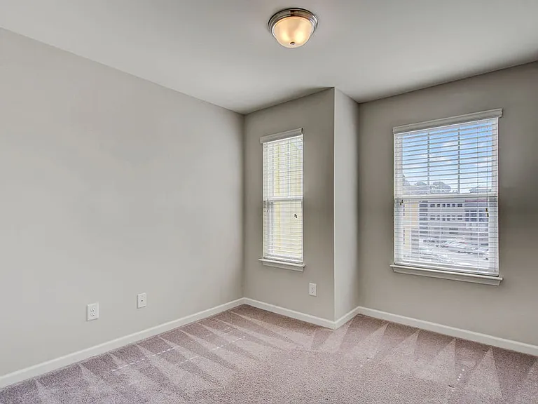 529 Metro Sta — Photo 24