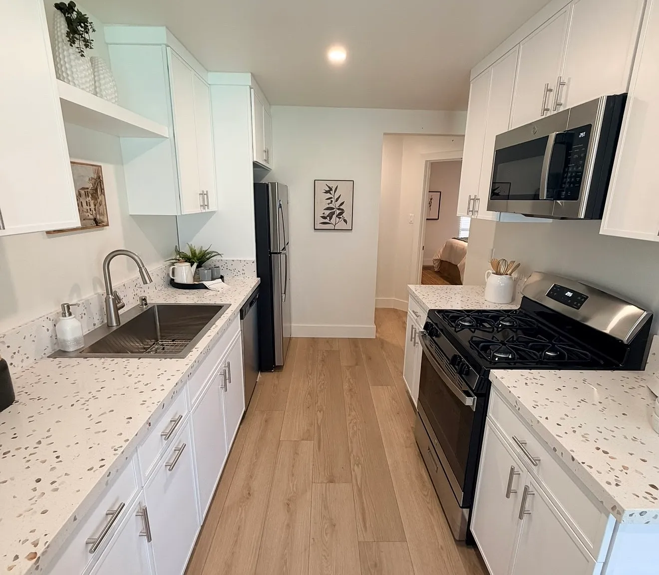 1 bed, 550 sqft, $2,195 — Photo 2