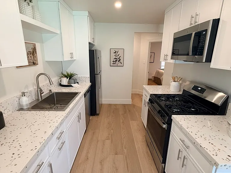 00-15501 Pasadena Ave #8 — Photo 2