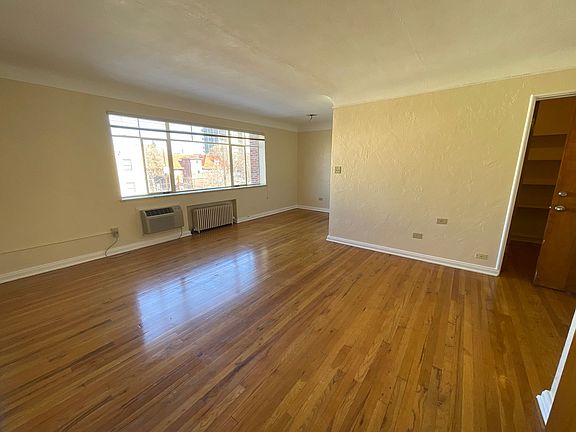 5th image of 930 N Sherman St APT 306