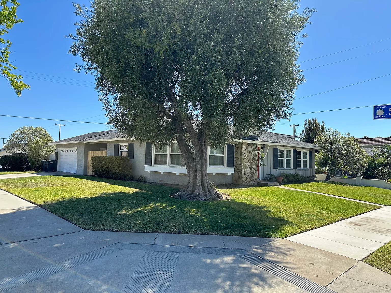 3 bed, 1306 sqft, $4,000 — Photo 2