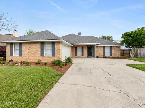 216 Longleaf Dr, Broussard, LA 70518