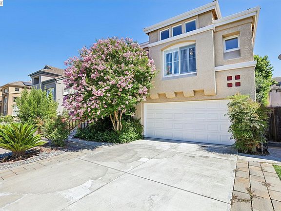 2nd image of 106 Triana Way