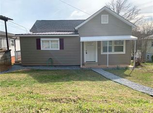 22 Midway St, Granite Falls, NC 28630