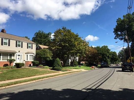 2nd image of 408 Sutherland Rd