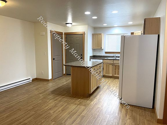 4th image of 1408 Linden St #1408