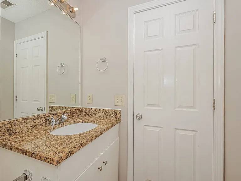 1936 Turnberry Ct — Photo 12