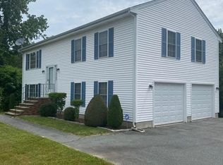 101 School Brook Rd, Fall River, MA 02720